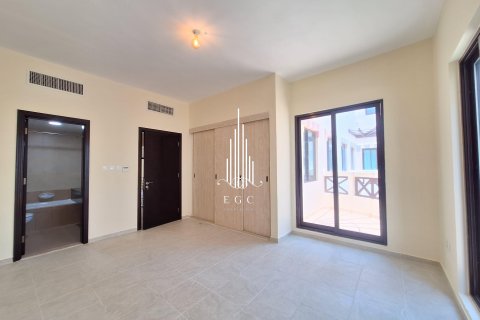 Βίλα σε Al Khalidiya, Abu Dhabi, ΗΑΕ 4 υπνοδωμάτια, 343.7 τ.μ. Αρ. 453567 - φωτογραφία 7