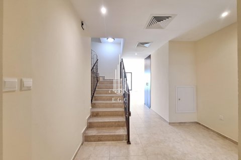 Βίλα σε Al Khalidiya, Abu Dhabi, ΗΑΕ 4 υπνοδωμάτια, 343.7 τ.μ. Αρ. 453567 - φωτογραφία 18
