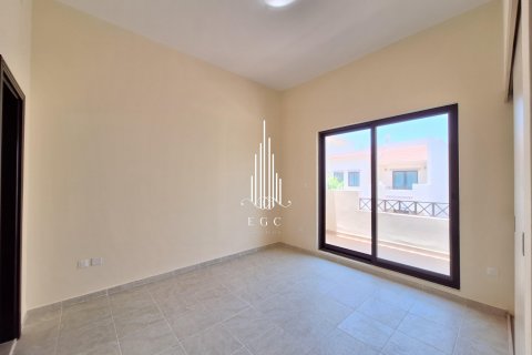 Βίλα σε Al Khalidiya, Abu Dhabi, ΗΑΕ 4 υπνοδωμάτια, 343.7 τ.μ. Αρ. 453567 - φωτογραφία 12