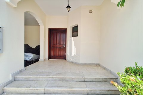 Βίλα σε Al Khalidiya, Abu Dhabi, ΗΑΕ 4 υπνοδωμάτια, 343.7 τ.μ. Αρ. 453567 - φωτογραφία 17