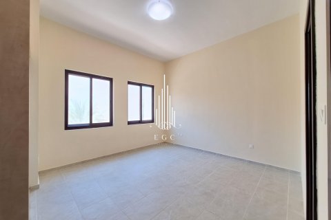 Βίλα σε Al Khalidiya, Abu Dhabi, ΗΑΕ 4 υπνοδωμάτια, 343.7 τ.μ. Αρ. 453567 - φωτογραφία 10