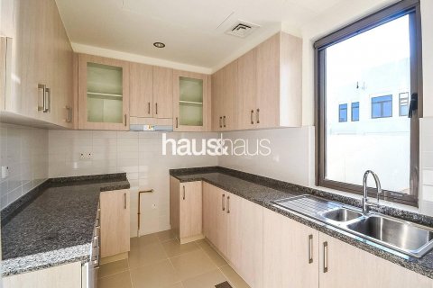 Таунхаус Рим, Дубай, БАӘ-да 3 жатын бөлмелер, 213 м² № 625407 - фото 2