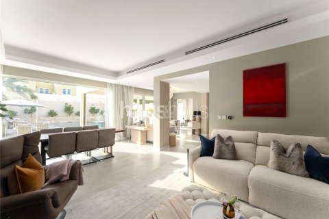 فيلا للبيع في Jumeirah Park، دبي، الإمارات العربية المتحدة 3 غرفة نوم ، 295 متر مربع ، رقم 625163 - صورة 14