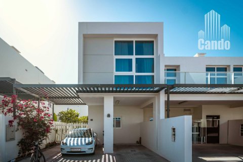 Villa en Dubai, EAU 3 dormitorios, 199.3 m² № 585737