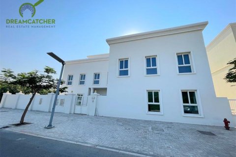Vila di Al Hamra Village, Ras Al Khaimah, UAE 6 bilik tidur, 731.3 meter persegi № 588711 - foto 12