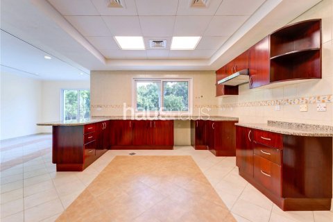 Villa à vendre à Dubai Investment Park, Dubai, EAU 5 chambres, 577 m2 № 625390 - photo 12