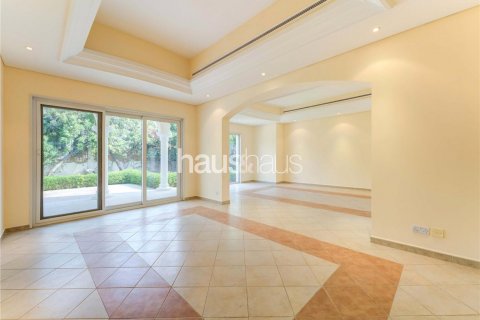 Villa à vendre à Dubai Investment Park, Dubai, EAU 5 chambres, 577 m2 № 625390 - photo 9