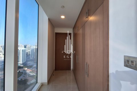 Снять в аренду квартиру в Corniche Road, Абу-Даби, ОАЭ 3 спальни, 227.6м2, № 482201 - фото 19