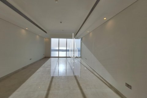 Снять в аренду квартиру в Corniche Road, Абу-Даби, ОАЭ 3 спальни, 227.6м2, № 482201 - фото 12