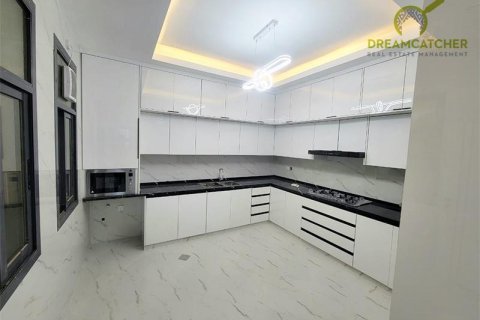 Vila v Al Yasmeen, Ajman, SAE 5 ložnice, 325.2 m² Č.: 458979 - fotografie 4