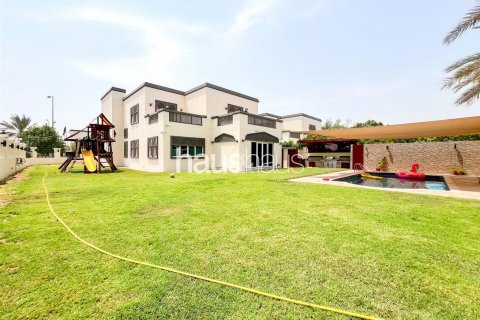 Villa in Jumeirah Park, Dubai, VAE 4 slaapkamers, 902 vr.m. nr 626477