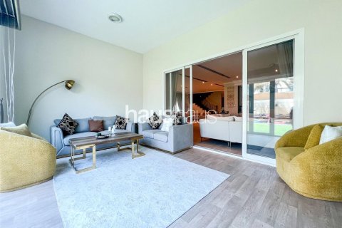 Willa do wynajęcia w Jumeirah Park, Dubai, ZEA 4 sypialnie, 902 mkw., nr 626477 - zdjęcie 12