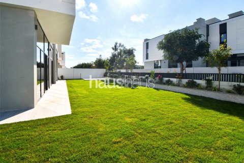 Вилла Al Furjan, Дубай, БАӘ-да 5 жатын бөлмелер, 668 м² № 626451 - фото 4