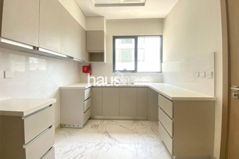 Вилла Al Furjan, Дубай, БАӘ-да 5 жатын бөлмелер, 668 м² № 626451 - фото 2