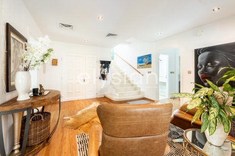 Vila u Meadows, Dubai, UAE 5 spavaćih soba, 362 m2 Br. 586193 - fotografija 20