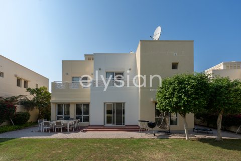 Vila u Meadows, Dubai, UAE 5 spavaćih soba, 362 m2 Br. 586193 - fotografija 28