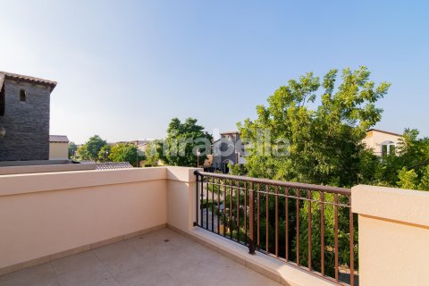 Üürile anda villa asukohaga Jumeirah Golf Estates, Dubai, AÜE: 5 magamistoaga, 759.4 m² Nr 360616 - pilt 8