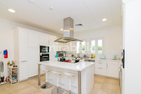 Üürile anda villa asukohaga Jumeirah Golf Estates, Dubai, AÜE: 5 magamistoaga, 759.4 m² Nr 360616 - pilt 7