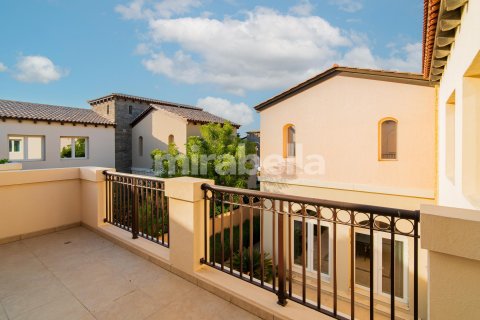 Üürile anda villa asukohaga Jumeirah Golf Estates, Dubai, AÜE: 5 magamistoaga, 759.4 m² Nr 360616 - pilt 9