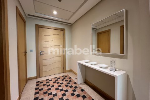 Apartment in Palm Jumeirah, Dubai, UAE 3 bedrooms, 209.6 sq.m. № 360618 - photo 2