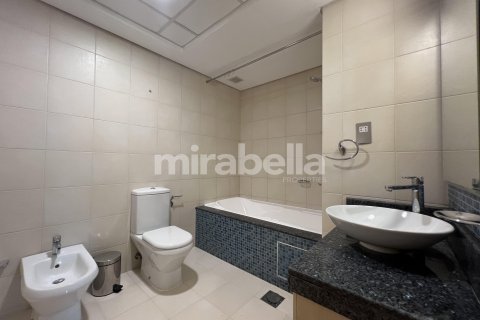 Apartment in Palm Jumeirah, Dubai, UAE 3 bedrooms, 209.6 sq.m. № 360618 - photo 10
