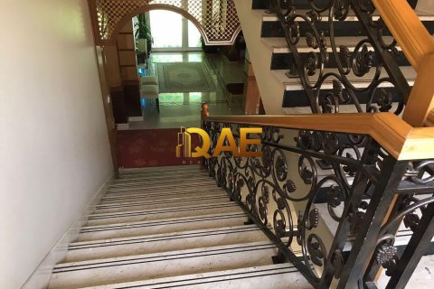 Villa Jumeirah, Dubaijā, AAE 938.7 m2 Nr. 575996 - attēls 9
