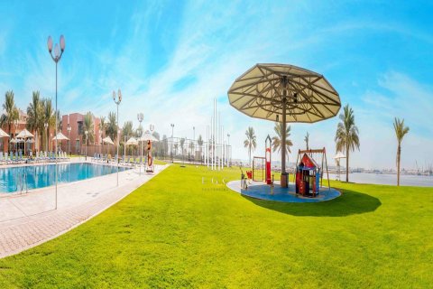 Vila u gradu Abu Dhabi Gate City, UAE 4 spavaće sobe, 326.9 m2 Br. 550372