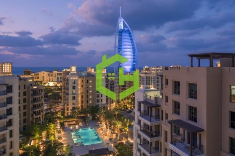 Apartament në Umm Suqeim, Dubai, Emiratet e Bashkuara Arabe 3 dhoma gjumi, 185.9 m2. № 550144 - Foto 1