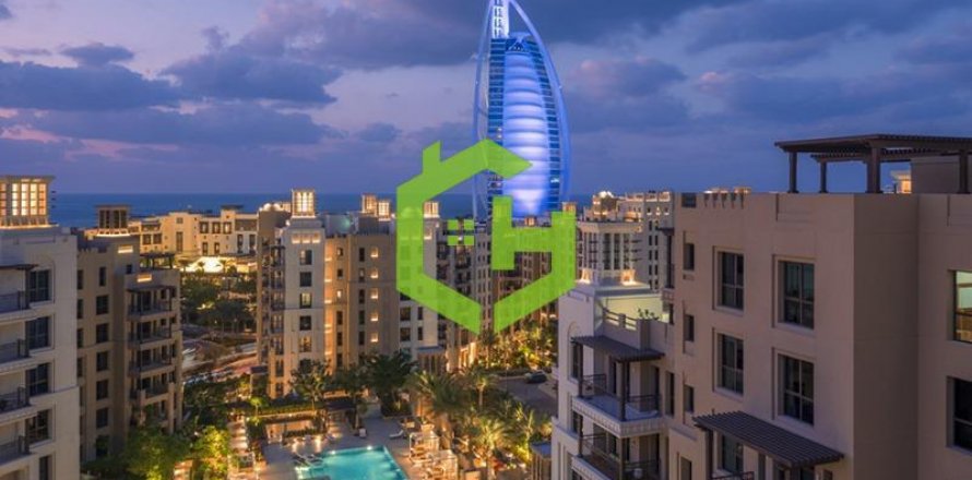 Apartament në Umm Suqeim, Dubai, Emiratet e Bashkuara Arabe 3 dhoma gjumi, 185.9 m2. № 550144