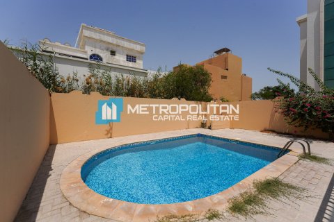 Land til salg i Khalifa City, Abu Dhabi, UAE 1393.5 kvm № 610808 - foto 3