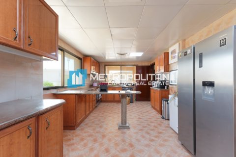 Land til salg i Khalifa City, Abu Dhabi, UAE 1393.5 kvm № 610808 - foto 13