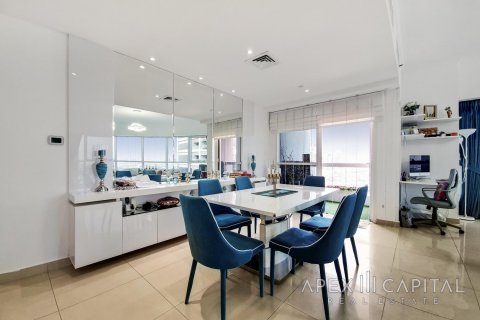 דירה ב Jumeirah Lake Towers, Dubai, איחוד האמירויות 2 חדרי שינה, 137.7 מ