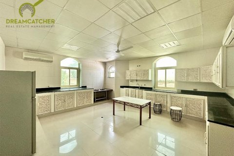 Βίλα σε Seih Al Uraibi, Ras Al Khaimah, ΗΑΕ 10 υπνοδωμάτια, 2694.2 τ.μ. Αρ. 457541 - φωτογραφία 4