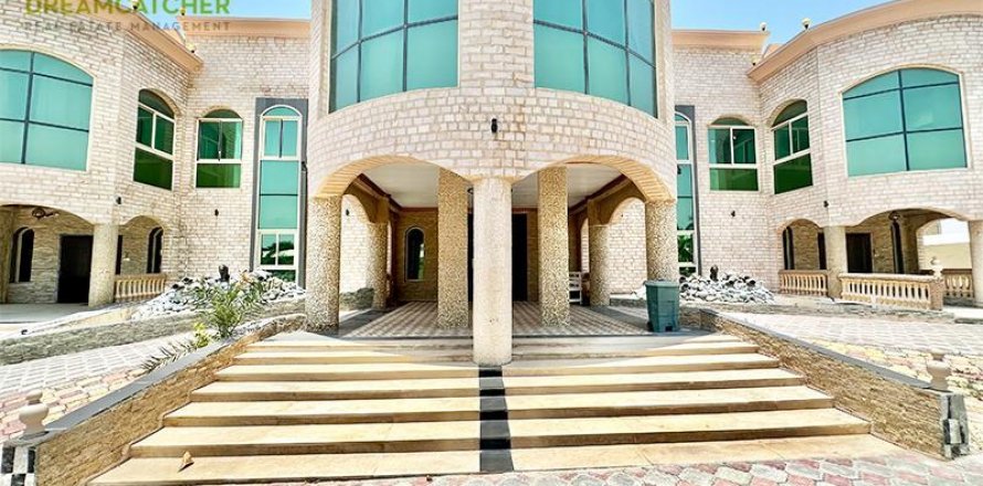 Βίλα σε Seih Al Uraibi, Ras Al Khaimah, ΗΑΕ 10 υπνοδωμάτια, 2694.2 τ.μ. Αρ. 457541