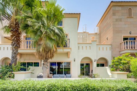 Řadový dům v Jumeirah Golf Estates, Dubai, SAE 3 ložnice, 265 m² Č.: 625258 - fotografie 2