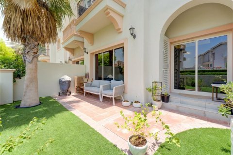 Řadový dům v Jumeirah Golf Estates, Dubai, SAE 3 ložnice, 265 m² Č.: 625258 - fotografie 3