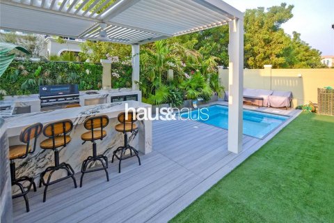 Rumah bandar di Motor City, Dubai, UAE 4 bilik tidur, 381 meter persegi № 625304