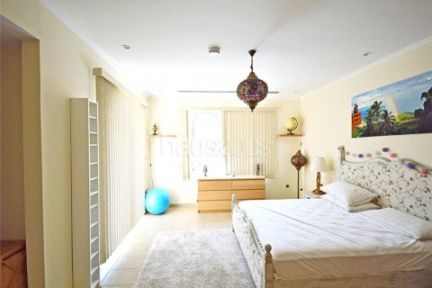 Vila u gradu Jumeirah Park, Dubai, UAE 5 spavaće sobe, 436 m2 Br. 626845 - Slika 4