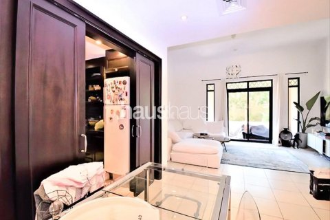 Appartamento in vendita a Old Town, Dubai, EAU 2 camere da letto, 244 mq. № 626143 - foto 4
