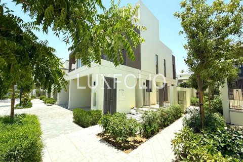 Vilë në Tilal Al Ghaf, Dubai, Emiratet e Bashkuara Arabe 4 dhoma gjumi, 317 m2. № 627619
