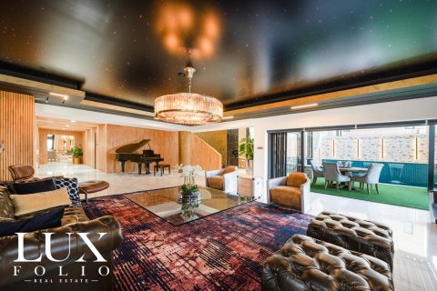 Kattohuoneisto Jumeirah Beach Residence, Dubai, Arabiemiraatit 4 makuuhuonetta, 525 m2 № 628076