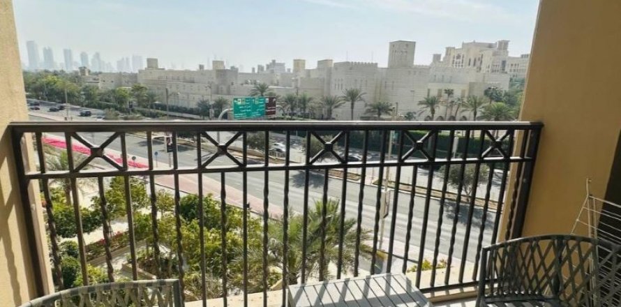 Dubai、UAEにあるマンション 1ベッドルーム、72.72 m2 No623195
