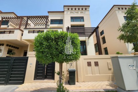 فيلا في Al Maqtaa، أبو ظبي 5 غرفة نوم ، 371.6 متر مربع . ر قم 451468
