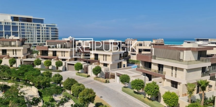 Huvila IMKAN NUDRA Saadiyat Island, Abu Dhabi, Arabiemiraatit 4 makuuhuonetta, 910.5 m2 № 252016