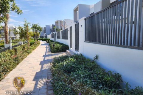 טאונהאוס ב Dubai Land, Dubai, איחוד האמירויות 3 חדרי שינה, 161 מ