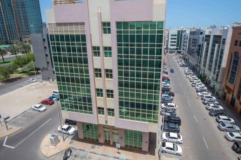 DEFENSE ROAD BUILDING di Al Nahyan Camp, Abu Dhabi, UEA nomor 209999