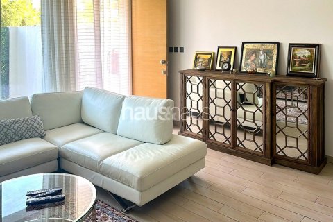 Vilă de vânzare în Jumeirah Village Circle, Dubai, EAU 3 dormitoare, 130 mp. №625705 - poză 8
