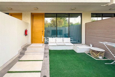 Villa in Jumeirah Village Circle, Dubai, UAE 3 bedrooms, 130 sq.m. № 625705