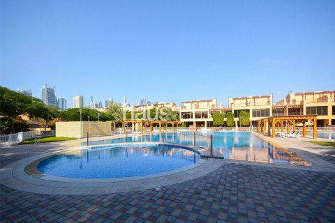 Maison de ville à vendre à Jumeirah Islands, Dubai, EAU 4 chambres, 312 m2 № 626250 - photo 4