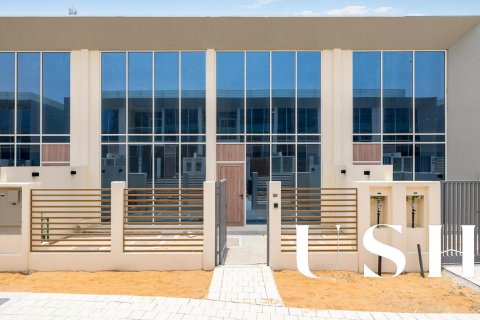 Vila di Dubai Land, UEA 3 kamar tidur, 140 m2 nomor 623601